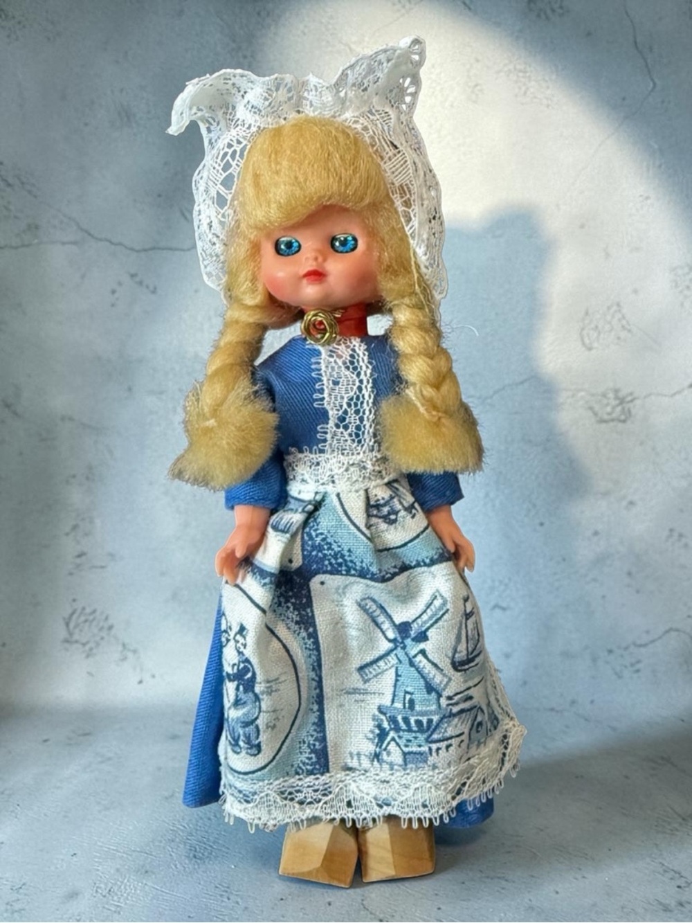 Blinking Eye Dutch/Holland Girl Figurine